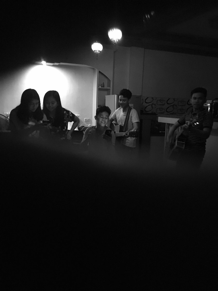 xieguarin's tweet photo. Loving God, thank you for these bright and young creative missionaries! 💙 Indeed, Bukidnon is blessed to have these souls to be your servants. ☺️🤙🏼
#creativemissionaries #ycombukidnon #thankyouJesus #BurakBukidmon https://t.co/NcYcWSgJes