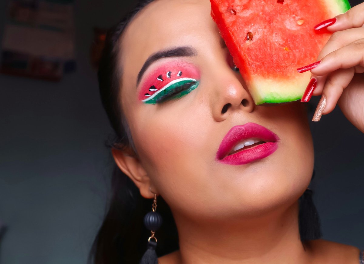 Nishasunwar13's tweet photo. Is there anyone that loves watermelons as much as i do ? Comment down below πππ
#watermelonqueen #summervibes #favfruit #watermelonπ #watermelonmakeup #makeup https://t.co/hjTXGPa8FX
