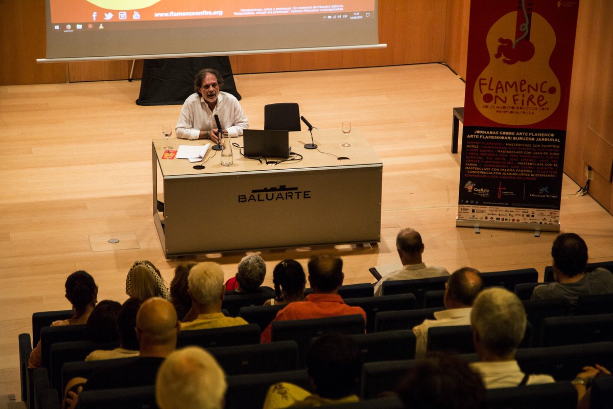 flamencoonfire's tweet photo. 🔥 La conferencia 'El léxico caló y romaní en el flamenco' de Joaquín López Bustamante en la Sala de Conferencias del @baluarte en imágenes 📸
https://t.co/YDXh60wL80 #OnFire2019 ⚡️ https://t.co/UhO9v0ou7W