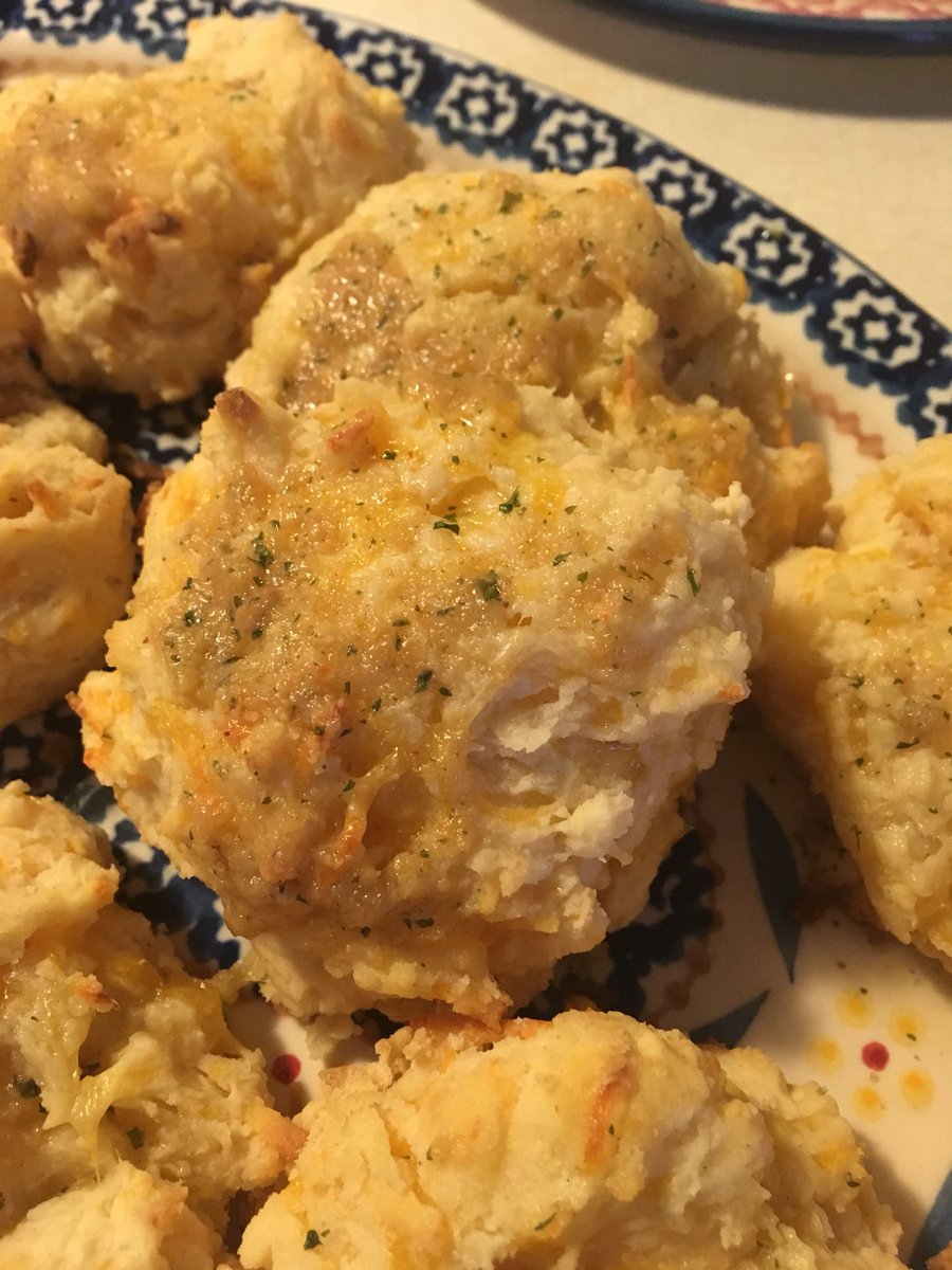 tmacksparkle's tweet image. A #NoShellfish #Fish #NoNut version of #RedLobsterBiscuits this #SundayBreakfast😋😛 
#AllergySufferer