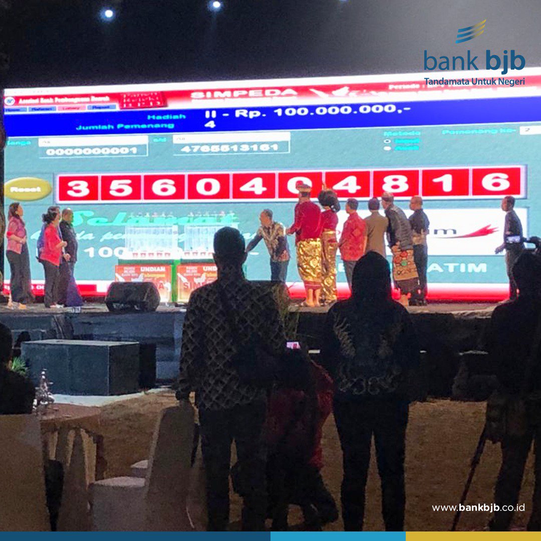infobankbjb's tweet photo. Asosiasi Bank Pembangunan Daerah (Asbanda) menggelar kegiatan undian khusus nasabah tabungan Simpeda bertajuk “Panen Rejeki Bank BPD” dimana Bank BPD Bali bertindak sebagai tuan rumah. ⁣

#bankbjb #asbanda #bankbpd https://t.co/SNmyQNTJQi