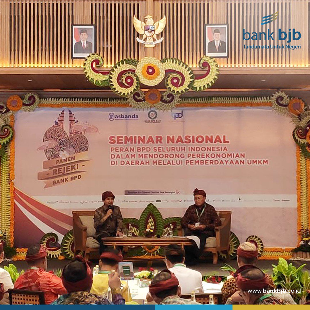 infobankbjb's tweet photo. Asosiasi Bank Pembangunan Daerah (Asbanda) menggelar kegiatan undian khusus nasabah tabungan Simpeda bertajuk “Panen Rejeki Bank BPD” dimana Bank BPD Bali bertindak sebagai tuan rumah. ⁣

#bankbjb #asbanda #bankbpd https://t.co/SNmyQNTJQi