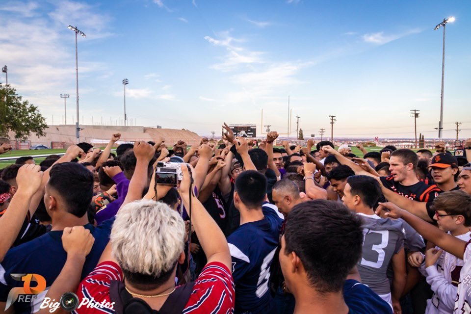 Prep1USA's tweet photo. #EPHSFB event was a Huge success! Thank you to all that made this happen & thank you to Mr. Bosco for joining us & meeting his Football Family! We are all #ELPASOSTRONG
๐ธ Gallery by @Big_O_Photos:
https://t.co/EVCPSIZPSL
More ๐ธโs & ๐ฅ Forthcoming.... https://t.co/5BNdriBv1A
