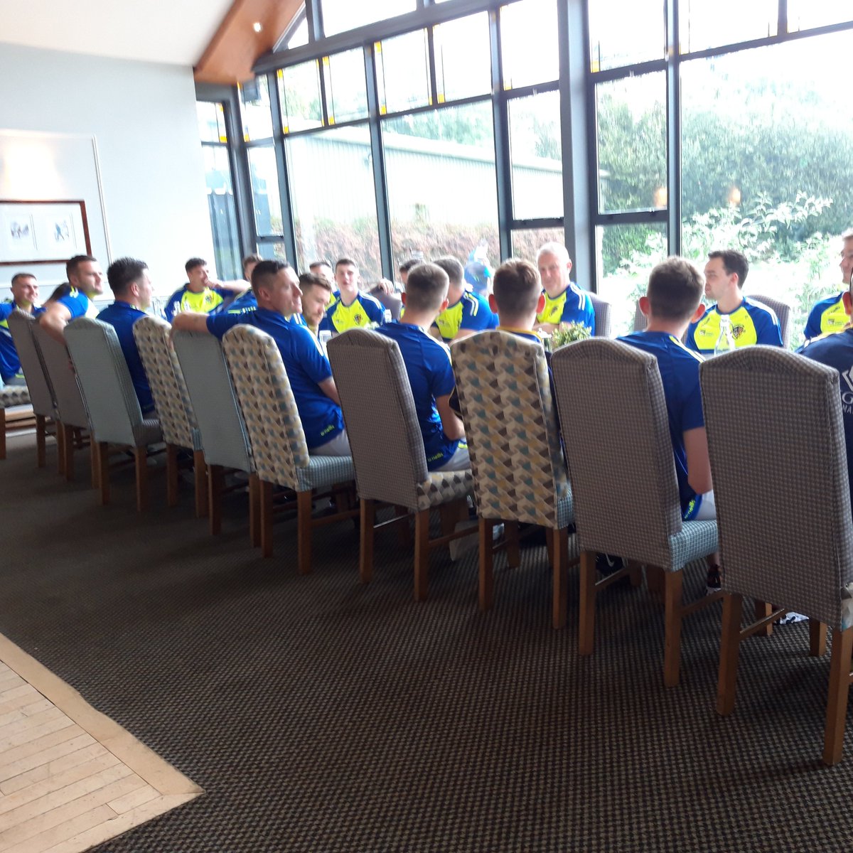 Pre match breakfast in @AthyGolfClub before the quarter final of the Lumsden Cup which we won 3 2 with goals from @CodyMulhall Stevie D and @coreyLammonmoor First time wearing our new training tops from our sponsors @SelectAccess. #Yaathemull 💙💛