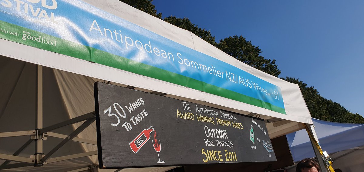 Avril Coelho 🏳️🌈🇪🇺⚫💜💙 (@avrilcoelho) on Twitter photo At Hampton Court Palace food festival and have found my favourite Sommelier with New Zealand's best.. .<a href="/SnapperRockTony/">Tony Wellings</a> come and check them out today and Bank holiday Monday here! At Hampton Court Palace food festival and have found my favourite Sommelier with New Zealand's best.. .<a href="/SnapperRockTony/">Tony Wellings</a> come and check them out today and Bank holiday Monday here!