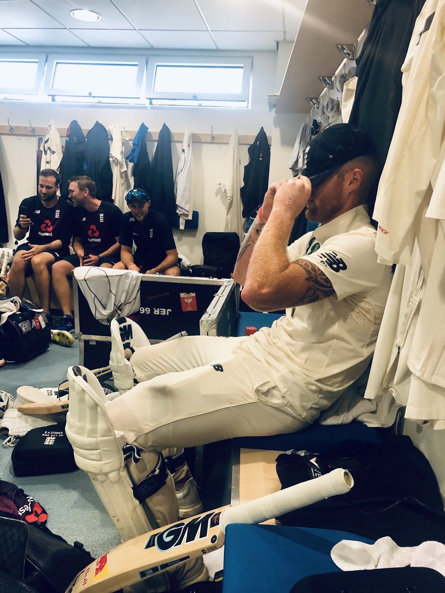 GaryLineker's tweet photo. What a picture. What a man. https://t.co/NsP3gJXYz6