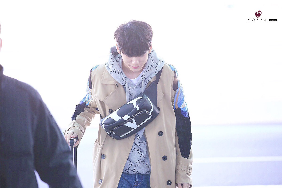 ✒️뒷이야기가 여기에서 계속된다……📖

☆ 생일 축도  PART 3 ☆
#ONG_HAPPY_DAY 🥂✨
#옹성우_생일축하의_순간
#옹성우 #ongseongwu #オンソンウ 
#邕圣祐 #องซองอู