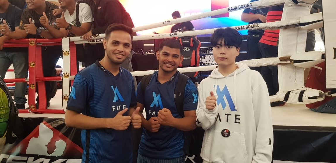 FATEesports's tweet photo. The 4th team in the history of TWT to achieve 3 spots in the top 8 of any event, and the first to do so in 2019. We finish #FVCUP in 4th, 5th, and 6th place.
Congrats to @awaishoney94 @GenuineGamingAU for the win! @holyknee is as legendary as it gets @roxgamingpro
Next1 #FATE https://t.co/YfqsES2baC