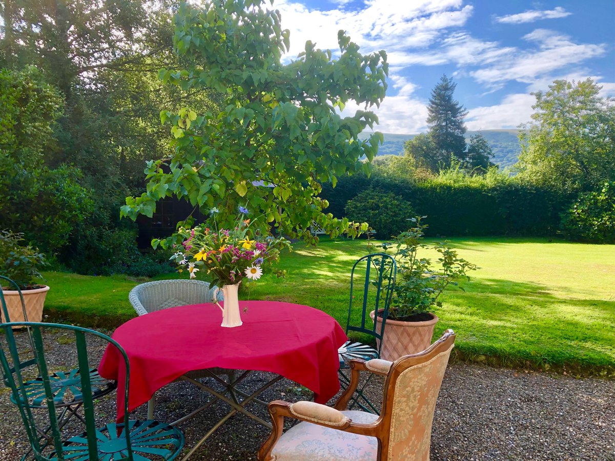 rectory_b's tweet photo. Morning coffee in the garden here at #OldRectoryHouse after a lovely walk along the lanes and up across the #LongMynd in this beautiful county of #Shropshire #Housman #ashropshirelad #onwenlockedge https://t.co/gkF6JFvdgq