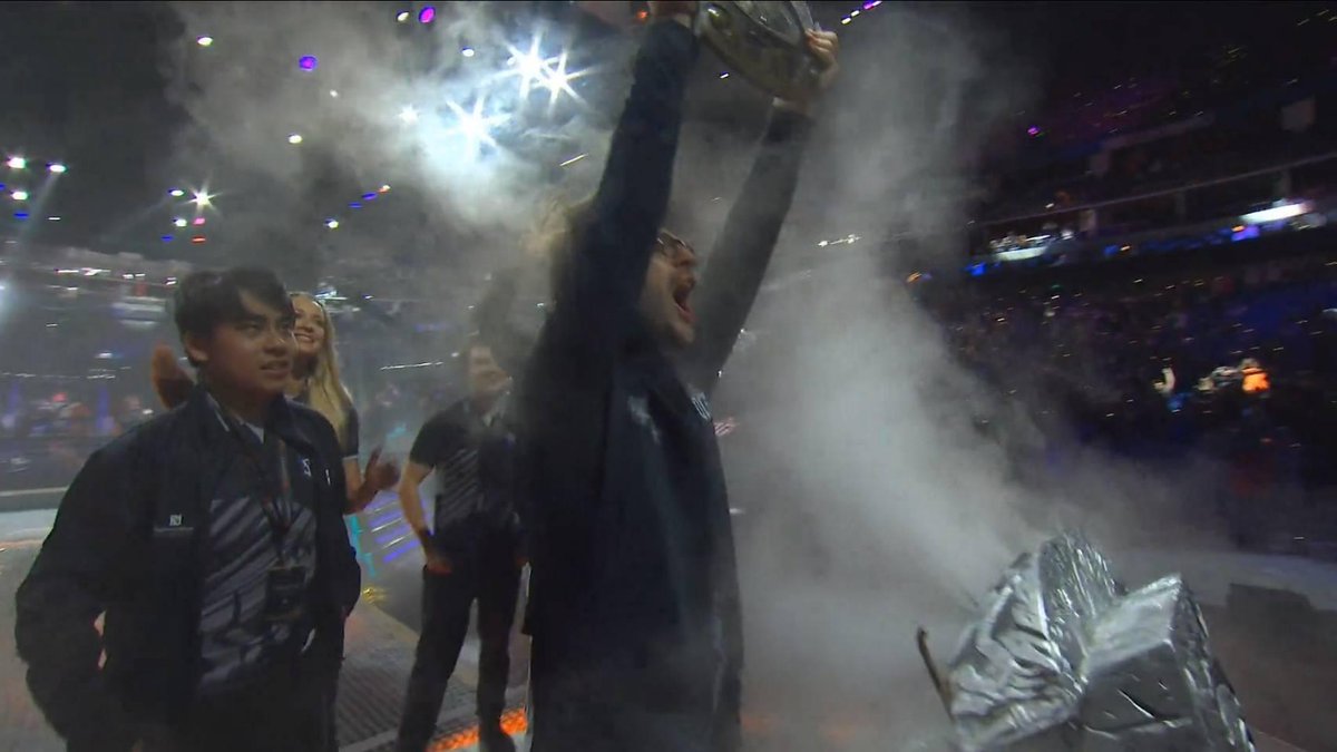 chang_pepper's tweet photo. Congratulations!
#dota2 #OG #OGEsports #OGCNice #TI9 https://t.co/4oQ7IwdZJY