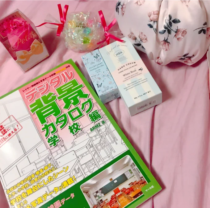 デビュー前からたくさんたくさん応援してくれてたお友達の面々にお誕生日やらデビューやらお祝いしてもらった!お肉とスイーツたくさん食べたよ!!!お腹も胸もいっぱいです 
