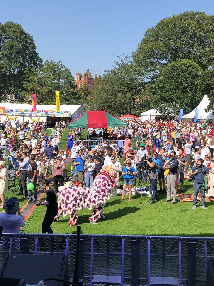 johnfinucane's tweet photo. Every year #BelfastMela brings out the very best in this city.
In beautiful sunshine it’s a fantastic celebration of our cultural &amp; artistic diversity, with tens of thousands of people here loving every minute!
A huge well done to all of the organisers &amp; supporters. https://t.co/MAP7JDLFQn