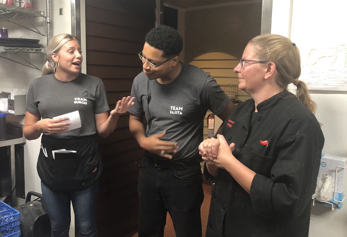 jrrivet's tweet photo. Great peer to peer recognition for D’Andre defining what great teamwork looks like! #TogetherWeChilis https://t.co/0roXTJmXIK