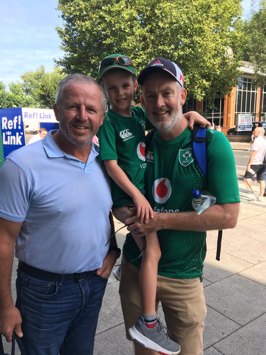 Pat Phelan (@pat_phelan) on Twitter photo First game at Twickenham and he gets a photo with the legend that is <a href="/SFitzpatrick92/">Sean Fitzpatrick</a> . Total gent.... First game at Twickenham and he gets a photo with the legend that is <a href="/SFitzpatrick92/">Sean Fitzpatrick</a> . Total gent....