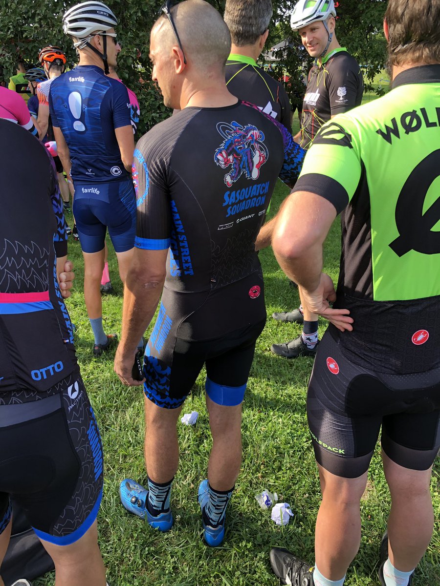ChiCrossCup's tweet photo. New kits in full effect here at #RelayCross
Sock game is strong
@madalchemy 
@MainStBikes https://t.co/LOQBtw1Lme