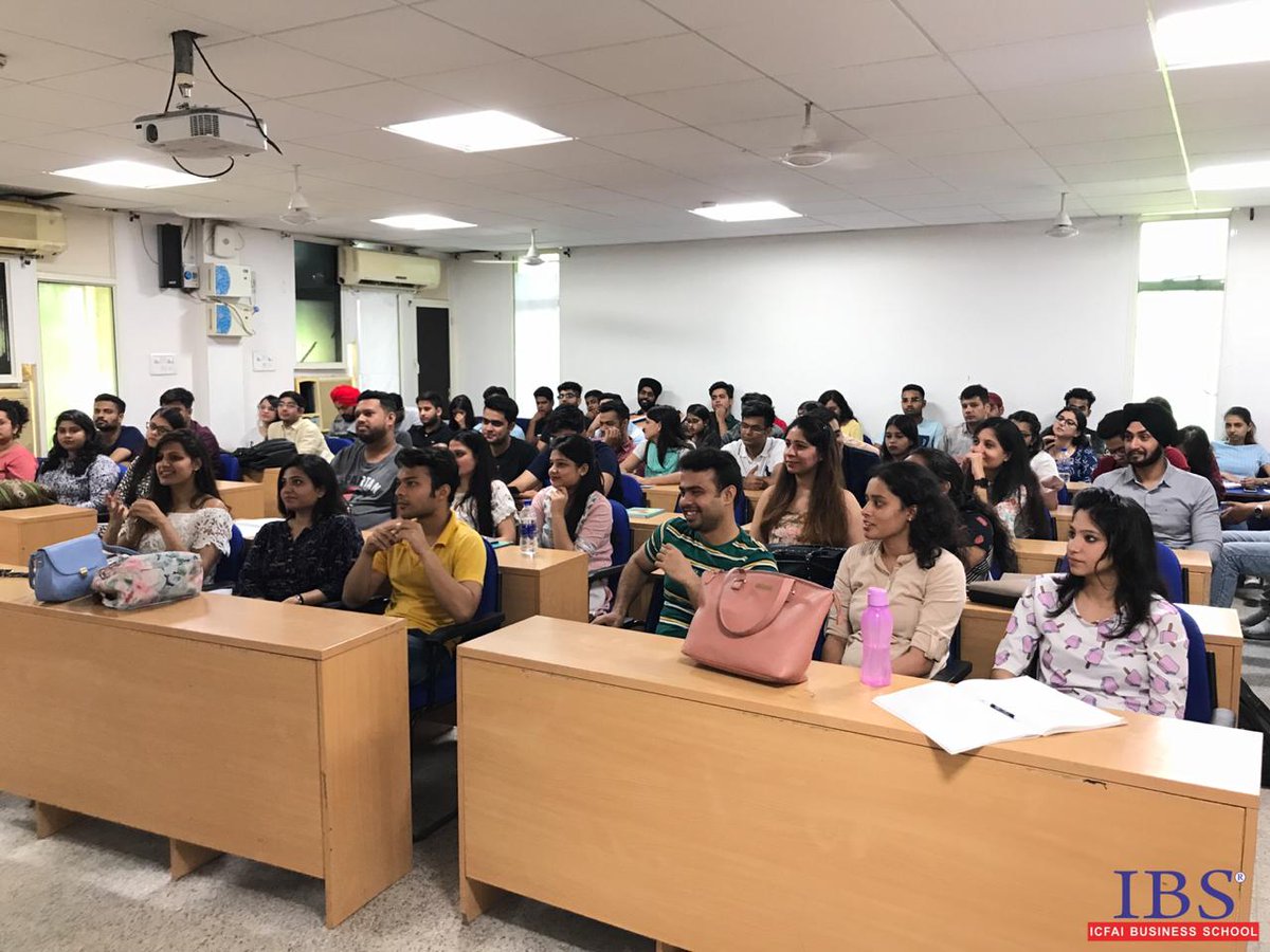 gurgaonibs's tweet photo. Prof. Vikram Sharma organised a guest lecture at #IBSGurgaon on Management of channels where Mr. Mohit Gauba shared insights on channel design of Paint Industry, FMCG Industry, their internal B2B -B2C marketing & a lot more.
#IBSIndia #IBSAT2019 #Marketing #B2B #B2C #Guesttalks https://t.co/zcBl42t663
