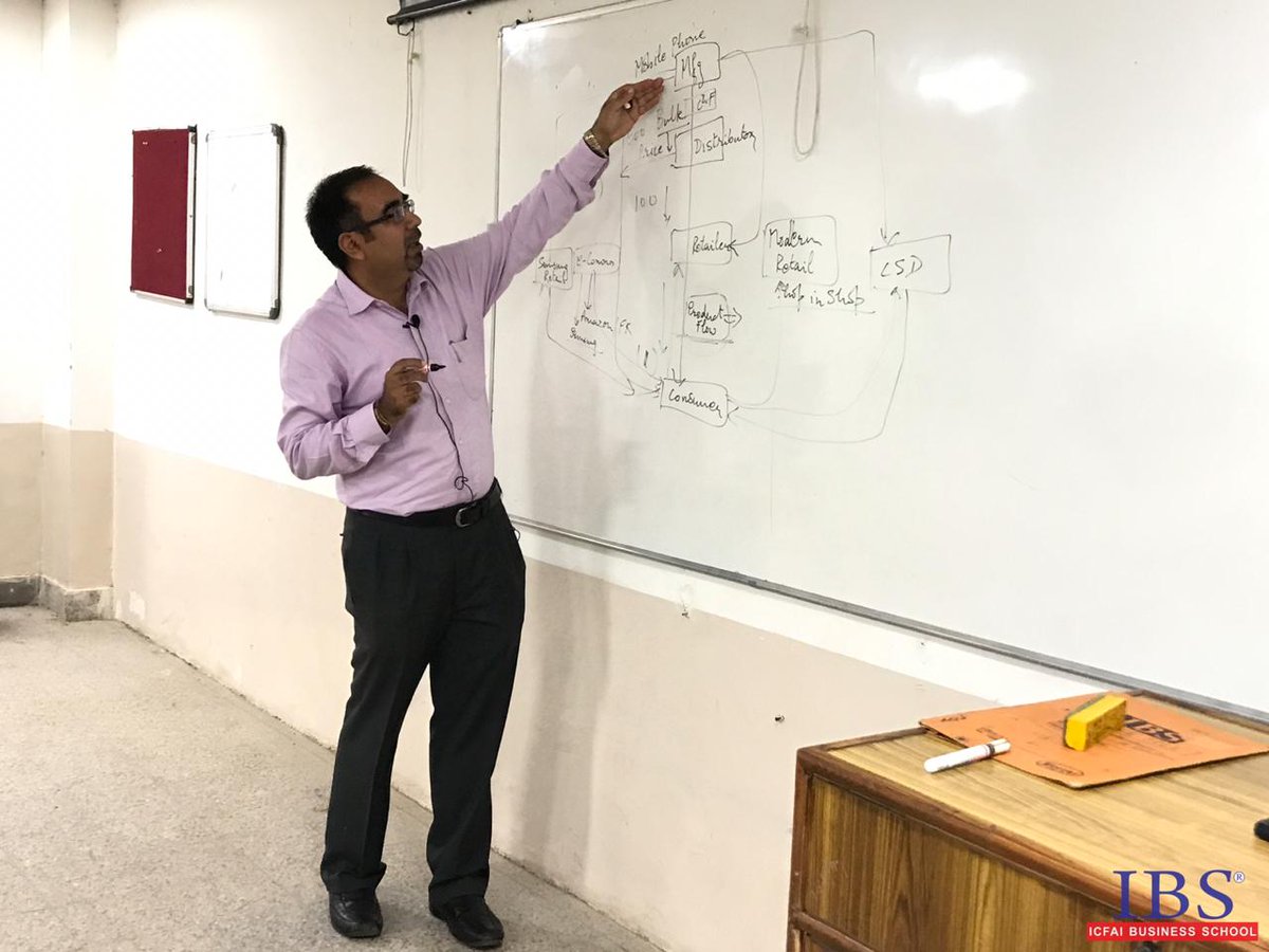 gurgaonibs's tweet photo. Prof. Vikram Sharma organised a guest lecture at #IBSGurgaon on Management of channels where Mr. Mohit Gauba shared insights on channel design of Paint Industry, FMCG Industry, their internal B2B -B2C marketing & a lot more.
#IBSIndia #IBSAT2019 #Marketing #B2B #B2C #Guesttalks https://t.co/zcBl42t663