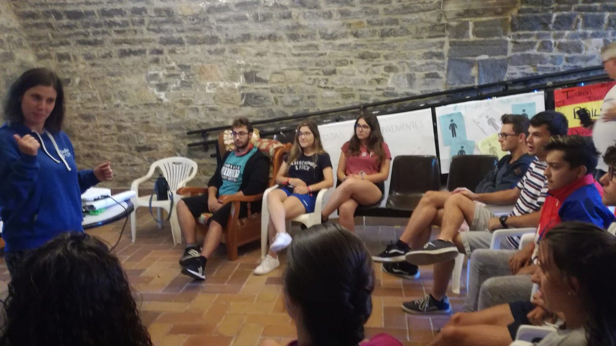 TrobadadAmics's tweet photo. Últimos ponentes de esta sesión intensiva #MATLSiempreenforma100 
Y evaluación  final (de esta parte). Esperando acabar en diciembre.
#VeranoSalesiano @FedMAIN @TrobadadAmics @ajbarasona @salesianosZAR @SalesianosSMX @SalesianosMZN https://t.co/XtcSnPmDBd
