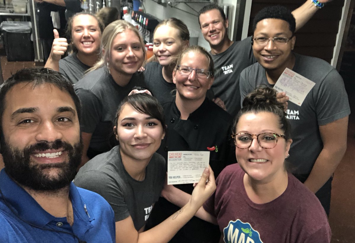 jrrivet's tweet photo. Recognizing this rockstar Jamara for the way she handle business in the QA window Saturday night! #ShowUp #TeamLisbon #ChilisLove https://t.co/fgHEfl6LZ7