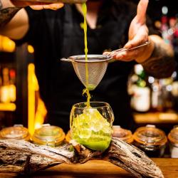 HardensBites's tweet photo. This #Mayfair restaurant and lounge blends modern British dishes with "accents of West African and Eastern European cuisines"; book online with Harden's @storkrestaurant https://t.co/tKC69viq64 #TopTip the set lunch and pre-theatre menu is a great deal for the area https://t.co/O0YGAgkdeO