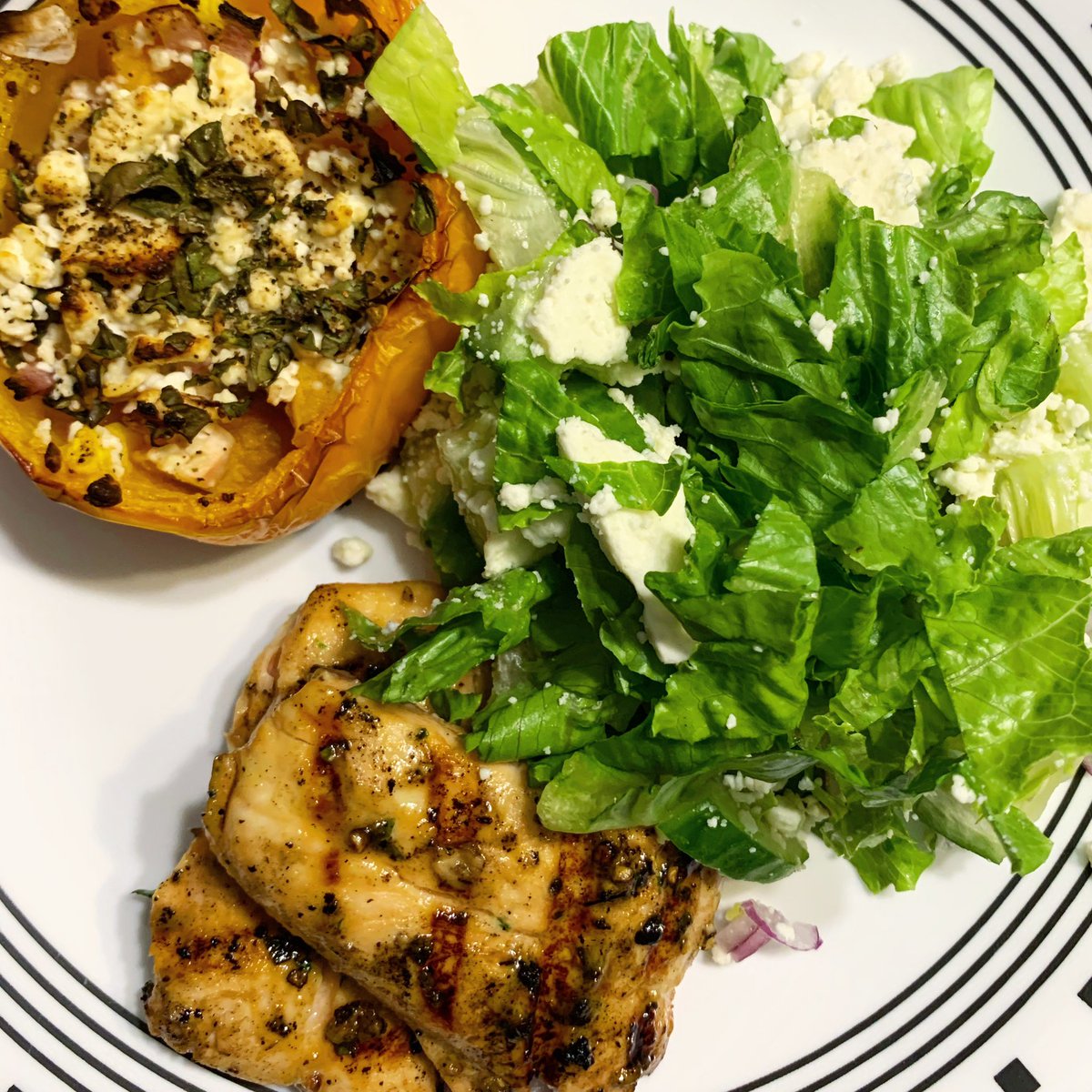 DelisheeDotCom's tweet photo. Try this salmon marinade! Pesto olive oil, (I got this from @liquidgoldtastingbar ) fresh ground pepper, dry mustard, dash of sea salt, dash of white wine and honey. #food #foodblogger #recipes #salmon #marinade #foodie#liquidgoldtastingbar #foodporn https://t.co/lHEY9VGBju