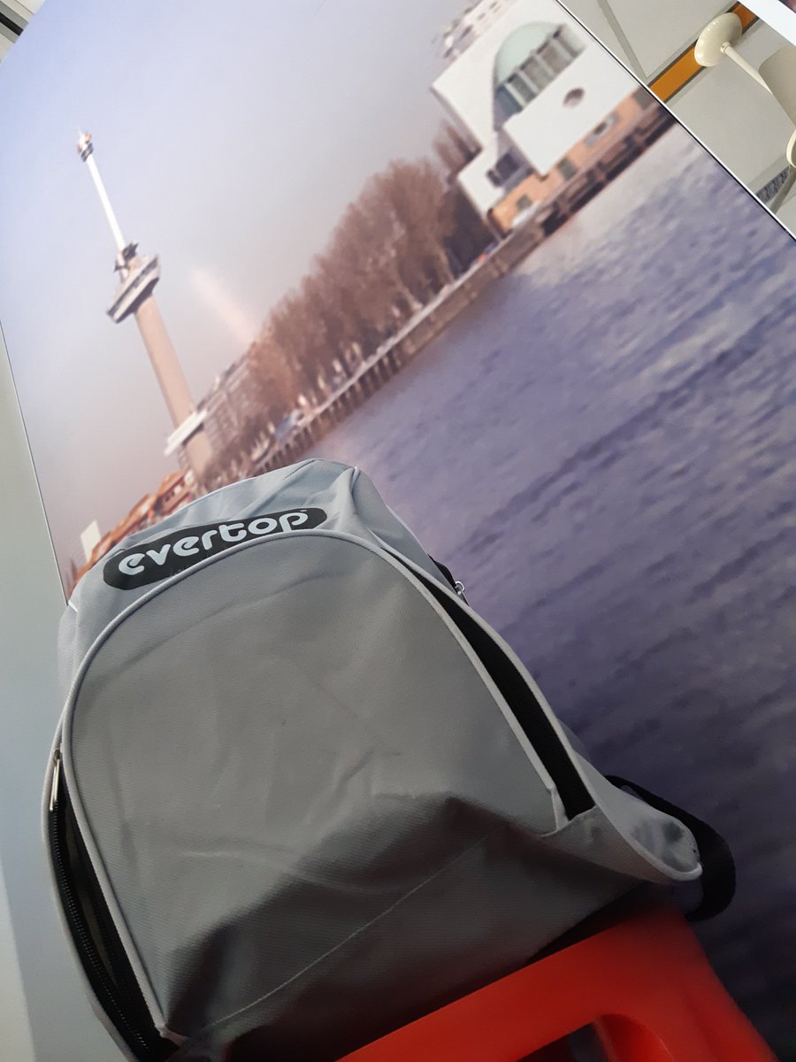 Ben jij op 23 augustus in de nacht je rugzak met telefoons en een grote hoeveelheid cocaïne kwijtgeraakt in de omgeving van de Witte de Withstraat, kom langs op het politiebureau Doelwater!^JT