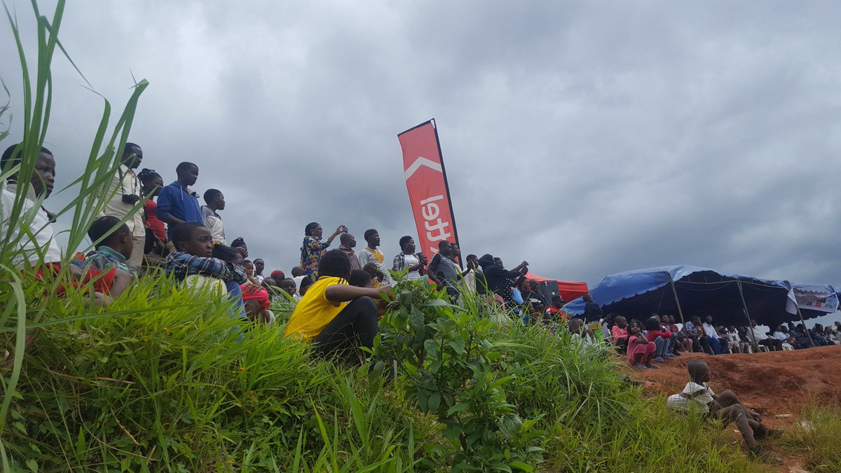 AmputeeTeam's tweet photo. The population is out to give us their support! Thank you Bamenda, thank you world. We wish us healing https://t.co/DNnxZ1Be2r