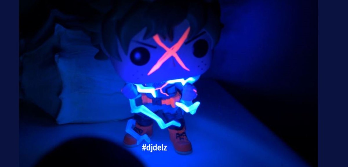 glow in the dark deku pop