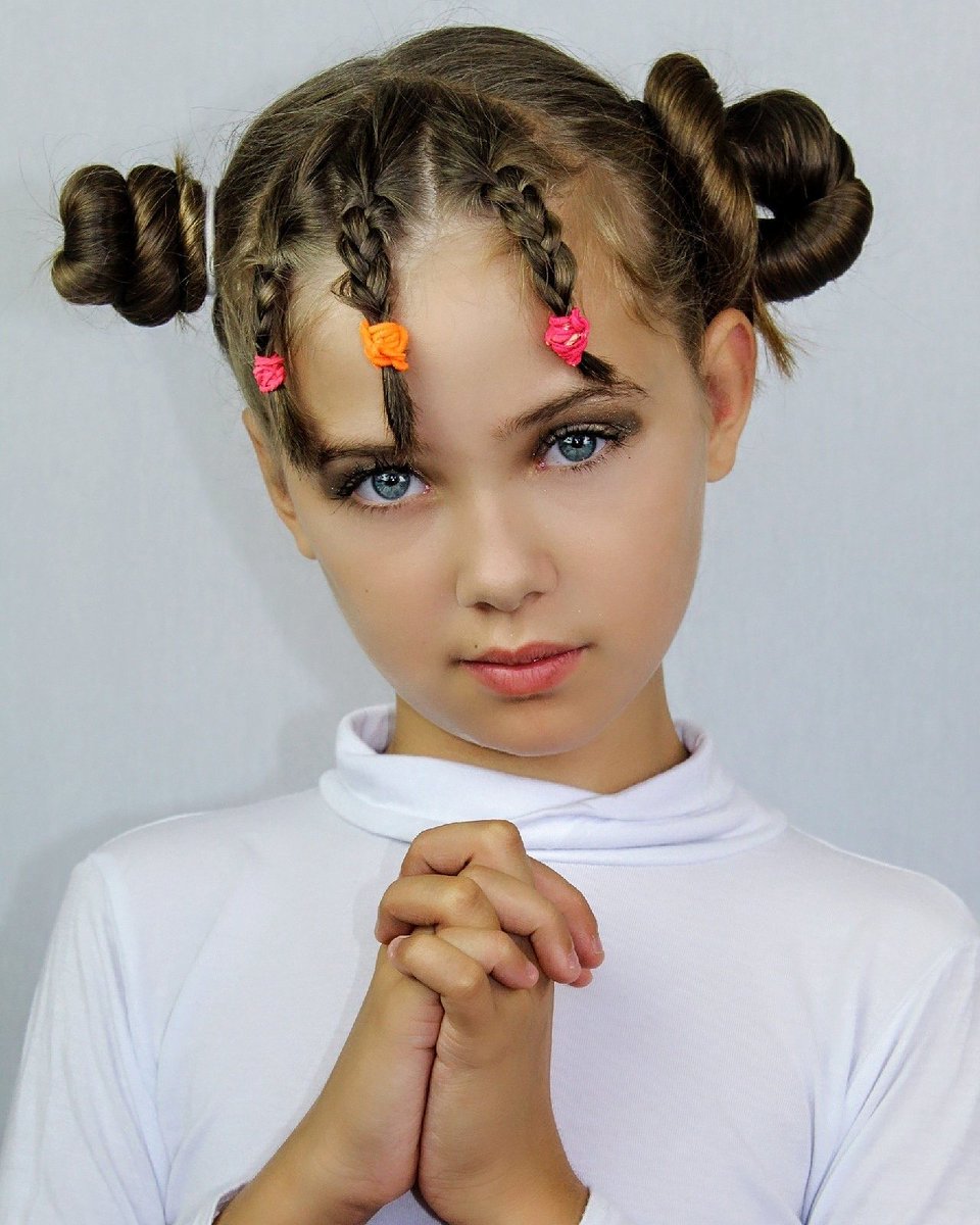 TwinsLilly's tweet photo. I am blessed with a beautiful family 🙏��🙏🏼 #model #childmodel #kids #childmodels #modellife #modelling #SundayBrunch #girls #Editorial #love #eyes https://t.co/1QVAL8YRhc