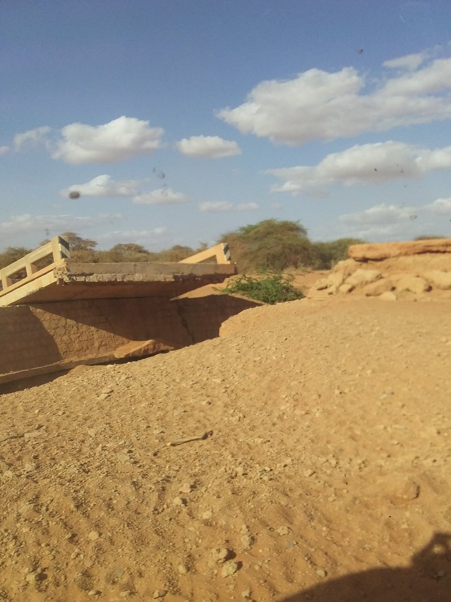 AbdiazizAlih's tweet photo. This is why #QualityEducation matters here in my Country #Ethiopia. World is transforming Oceans in to Villages but #Ethiopia we can Biuld the Normal Bridges even.
The Road between #Hargele & #DolloAdo. @AuthorityRoad pls copy this if you know the Co who built. #Rehabilitation https://t.co/bH2KtxDePX