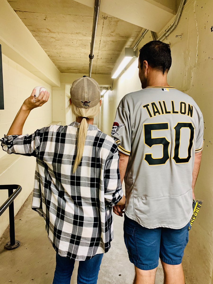 Rothrocket's tweet photo. Hey @Pirates did you guys see these two get engaged last night after the 4th inning?? FYI: she said “YES!” #engaged #Pittsburgh #Pirates https://t.co/yGSOhmJwVZ