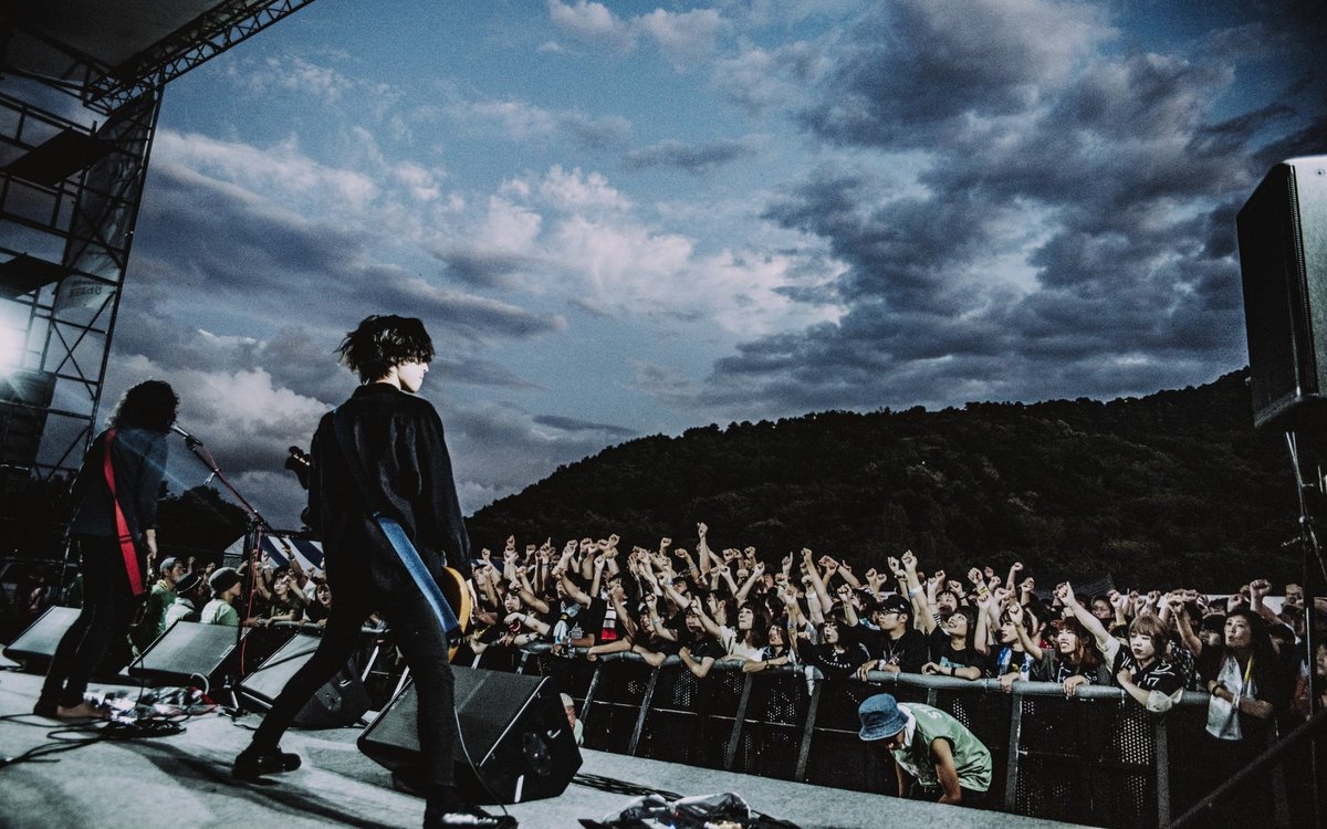 WOMCADOLE's tweet photo. 【セブザバ！】
暑い中最後まで待っていてくれたみなさま、運営スタッフのみなさまありがとうございました！

地元滋賀のイベントでトリを任せていただいて光栄でした。

NORTH LAKE,SHIGA,JAPAN
WOMCADOLE！また再会しましょう！ https://t.co/EoYQTeJaAf
