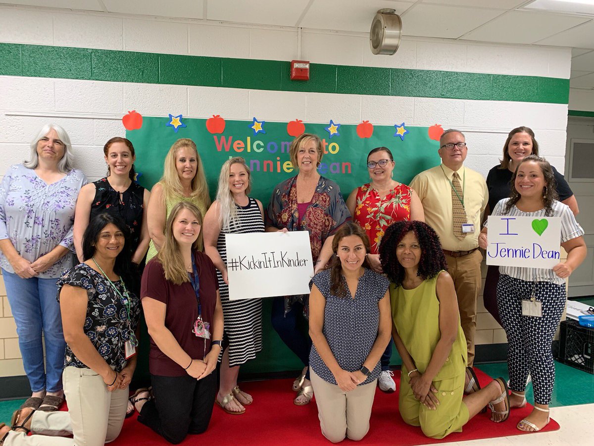 JDES_MCPS's tweet photo. Excited for week 2 in kindergarten 🐬 #DeanDreamTeam #KickinItInKinder https://t.co/dCrc3TwTcU