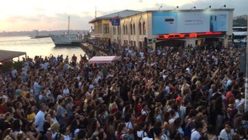 View image on Twitter