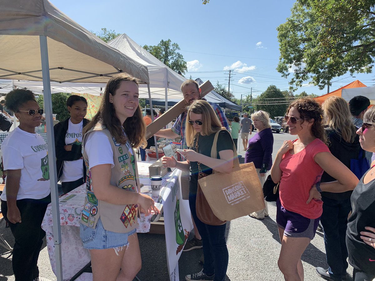 DCCecily's tweet photo. My girl @carolinert engaging Montgomery County residents and getting them to start Composting! @GSCNC @MoCoFoodCouncil @MyGreenMC @girlscouts #gsGoldAward #CompostU https://t.co/gikOyYgtYP