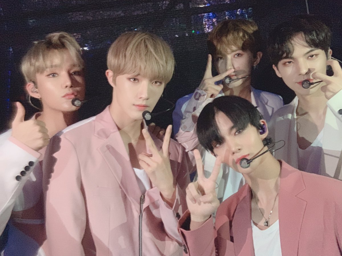 wavellusion's tweet photo. @ggukbizzle @MerchManila @CIX_twt @CIX_Official #CIX1STWIN https://t.co/dsOiRoRYOH
