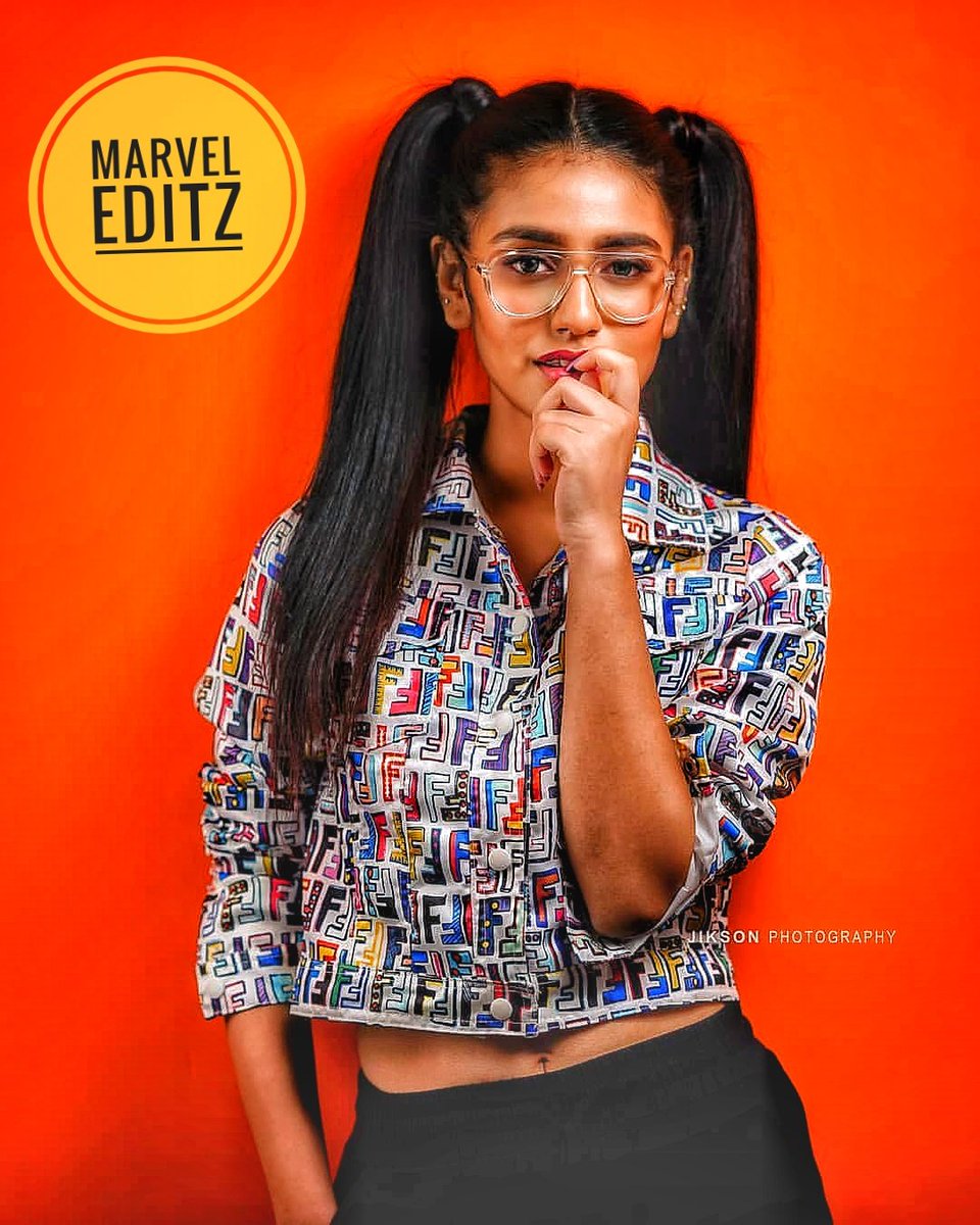 Mugesh89133552's tweet photo. #PriyaPrakashVarrier 😍😍💋
#MarvelEditz https://t.co/yrp2AxVGeF