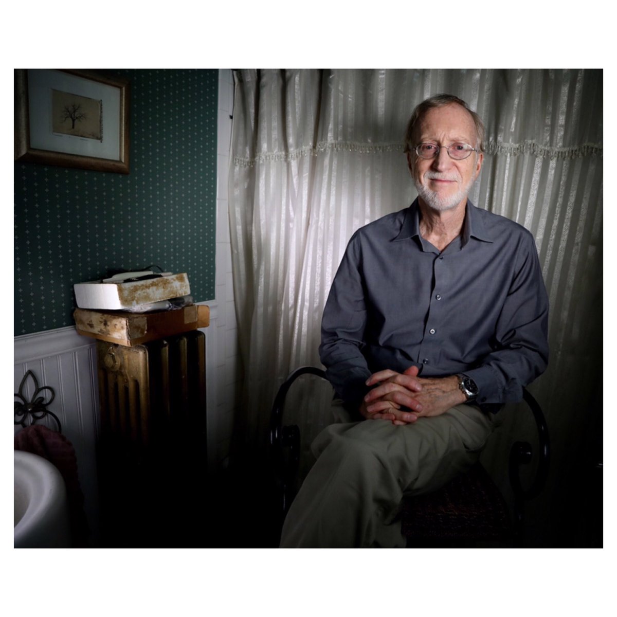 ericseals's tweet image. Get the tissue out. A well done first person story I worked on with my @freep colleague Bill Laitner about the loss of his wife, his “forever barber” and they steps he took to find a new barber. Story, 📸 and 🎥 can be read/seen here —&amp;gt; tinyurl.com/HealingandHair…