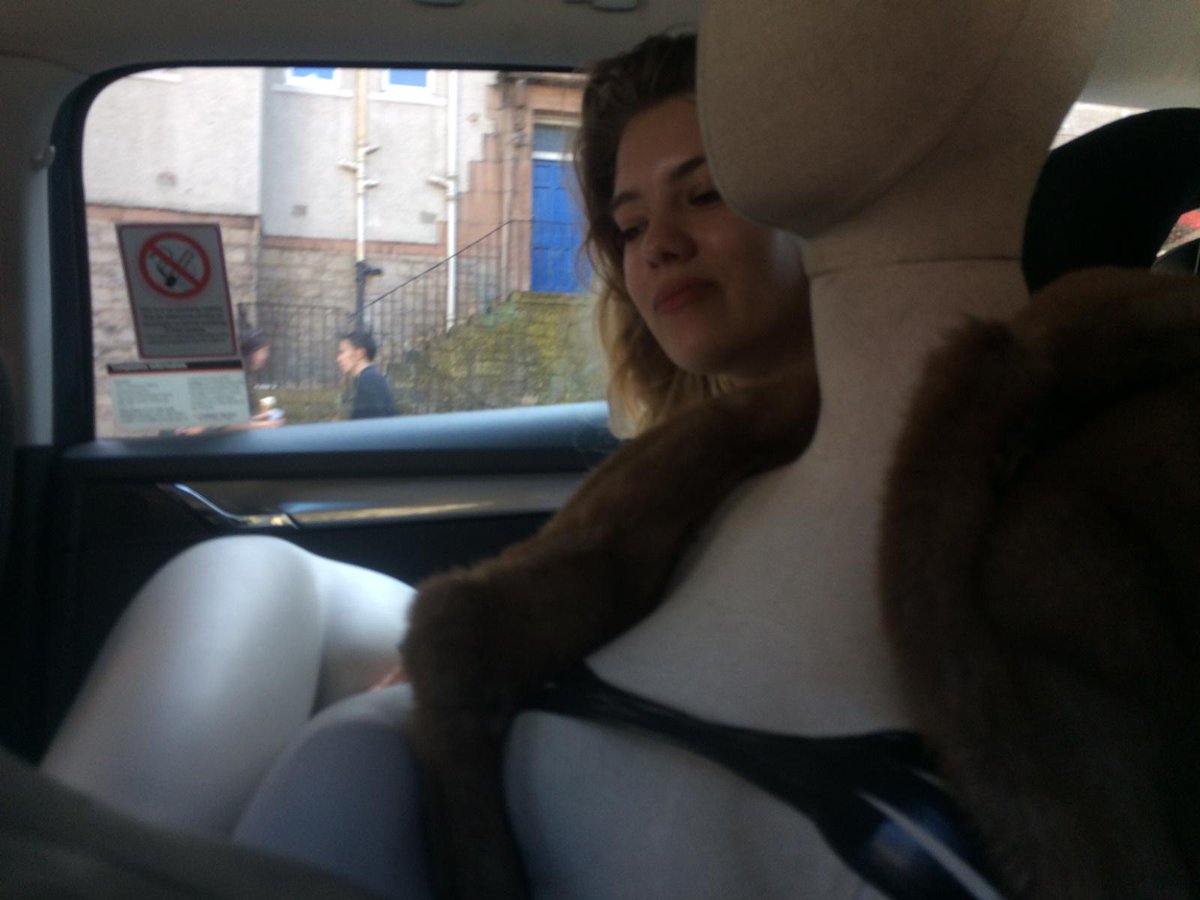 Das Stück tweet media