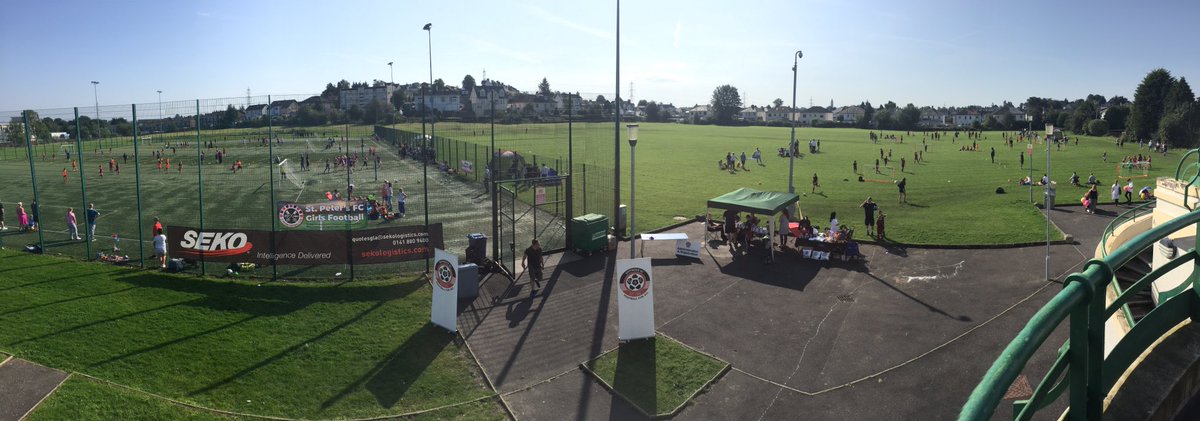 GiffnockSCGirls's tweet photo. PARTNERSHIP FESTIVAL | A really enjoyable day for all players, coaches, mums and dads! Thank you for all your support! Today’s turn out really shows the strength of community partnerships and working together to create opportunity’s for our female players ⚽️☀️ #OurGirlsOurGame https://t.co/FDO1zxOcnW
