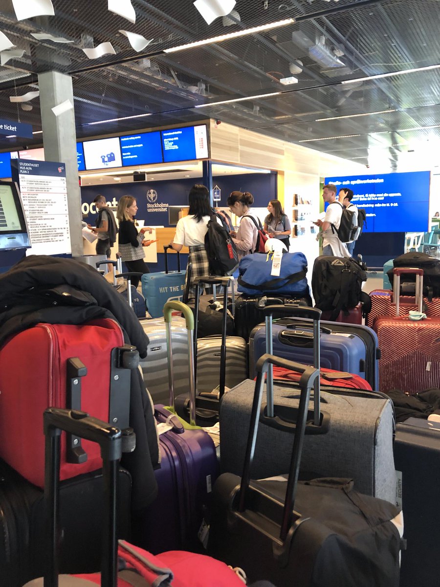 Stockholm_Uni's tweet photo. So many new students arriving to Stockholm this weekend, taking the free shuttle buses from Arlanda airport to Stockholm University. Welcome to Stockholm! #ArrivalDays #StudyinStockholm #NewStudents #Welcome #Stockholm #StudyinSweden https://t.co/laE6wYthHW