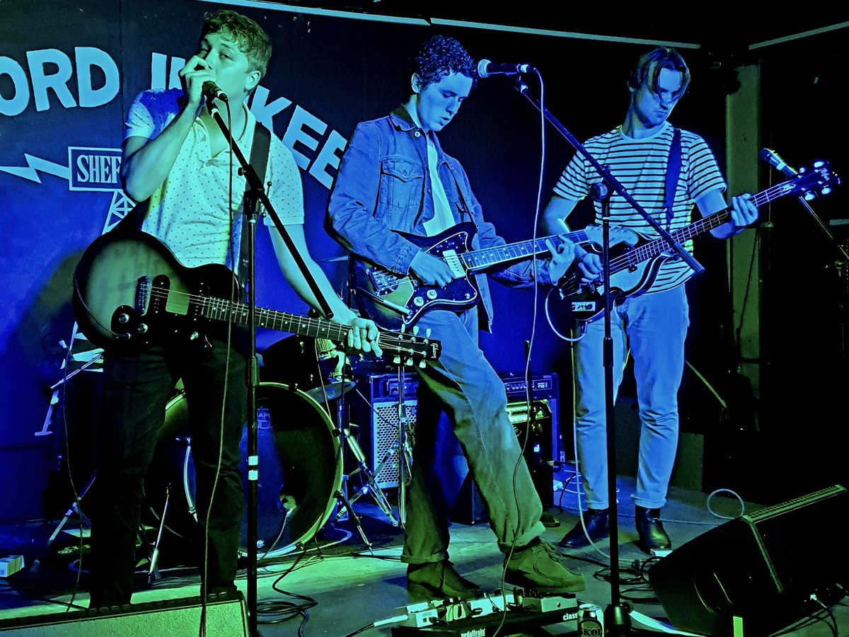 MCGlentworth's tweet photo. Excellent afternoon and evening at @UnDiaFest yesterday with my highlights being excellent and really enjoyable sets from @sadboysclb , @cucamarasband , @_Glasscannons and @nohotashesband https://t.co/RWQyMpJkfo