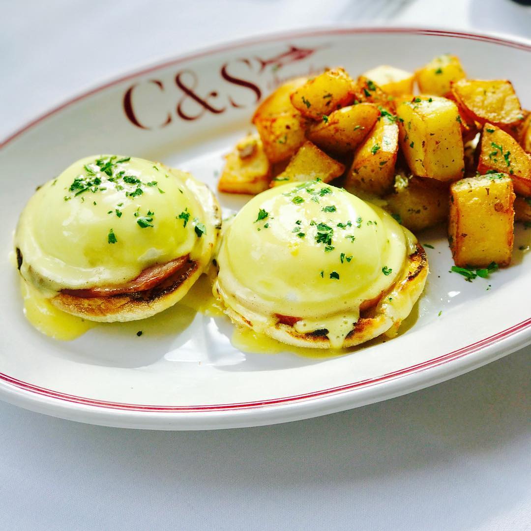 chowder_house's tweet image. Sunday Brunch starts NOW! Trust us -- you won't want to wait until next week to try our Eggs Benedict! ☀️🍳