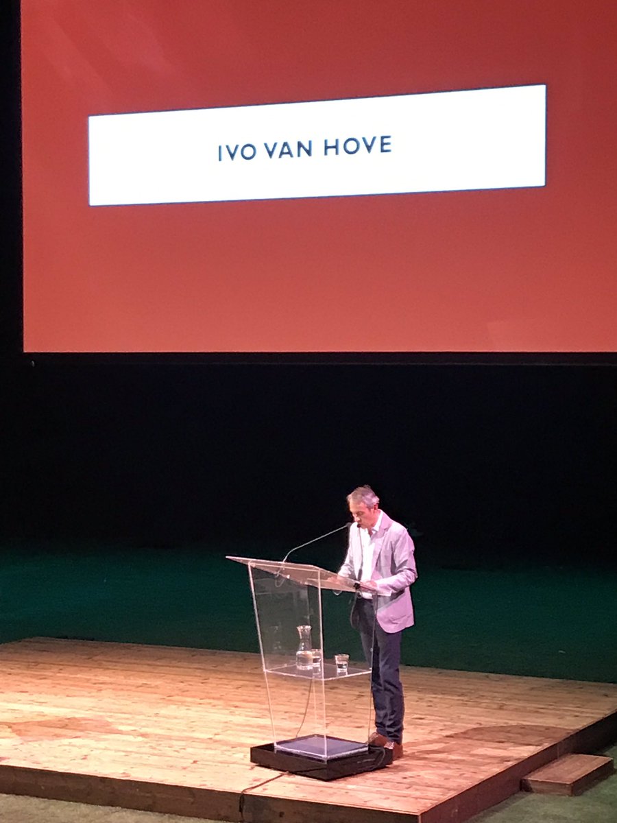 YoeriAlbrecht's tweet photo. #IvovanHove op #Kunsten92 debat over de waarde vd kunst. https://t.co/rVurHsaDGl