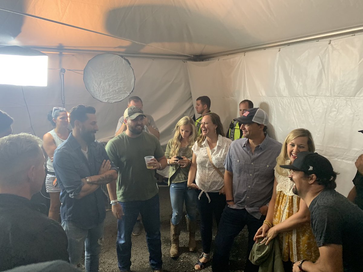 ColemanBarnes's tweet photo. Fun night with @mary_eliza at the @wwcfest. Had the chance to hang out with the @DavissonBroBand and meet @OldDominion. https://t.co/1ZNMnC51Sa
