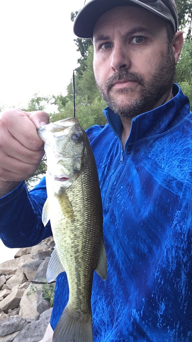 AndyWadeKY's tweet photo. #FreemanLake #BassFishing @RebelLures #CrickHopper #CatchFishAnywhere https://t.co/BibhY2JnnS