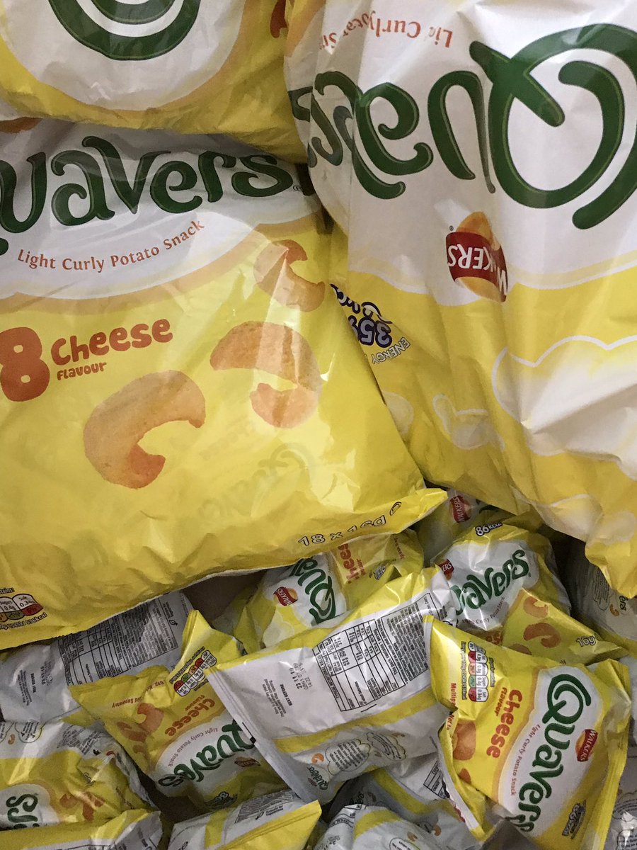 bessy_bass's tweet photo. When you slightly over estimate how many treats you’ll need for everyone! 🤣 #MunchtimeMusic #tastytreats #playpiecesorted! #MakeYourFringe https://t.co/sTj0N9RuG2