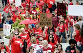 FenleyCooper's tweet photo. @threadchick @GraigMeyer @DeniseInNC Let me show you real North Carolinians. #WeFight #NoHB2 #VoteBlueNoMatterWho https://t.co/58JX1Ol5VA