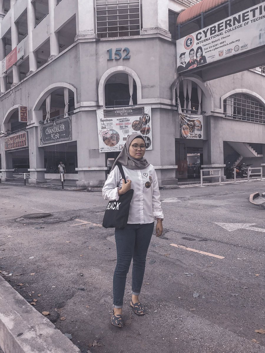 NurQadiejah's tweet photo. jauh ni datang semata rindu kolej 😂 (padahal lalu singgah jap) #cict #ktac https://t.co/6z6lpsxBHn