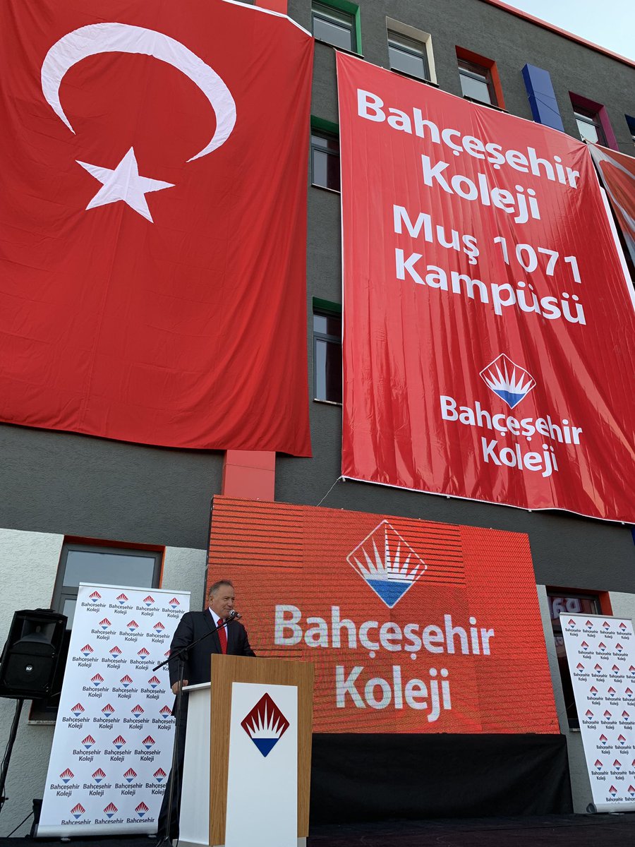 ozgeeasln's tweet photo. Değerli Kurucumuz Sn. Enver Yücel “Avrupa’nın en büyük eğitim kurumu olarak eğitim sistemimizi   Muş kampüsümüz ile öğrencilerimizle          buluşturuyoruz.” https://t.co/h0Y09JN479